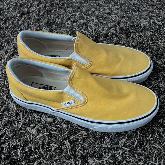 Yellow slip on low top vans. Womens size 8.5 - Picture 1 of 4